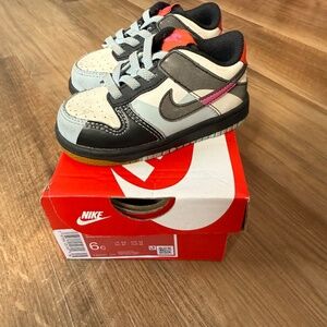 Kids dunks